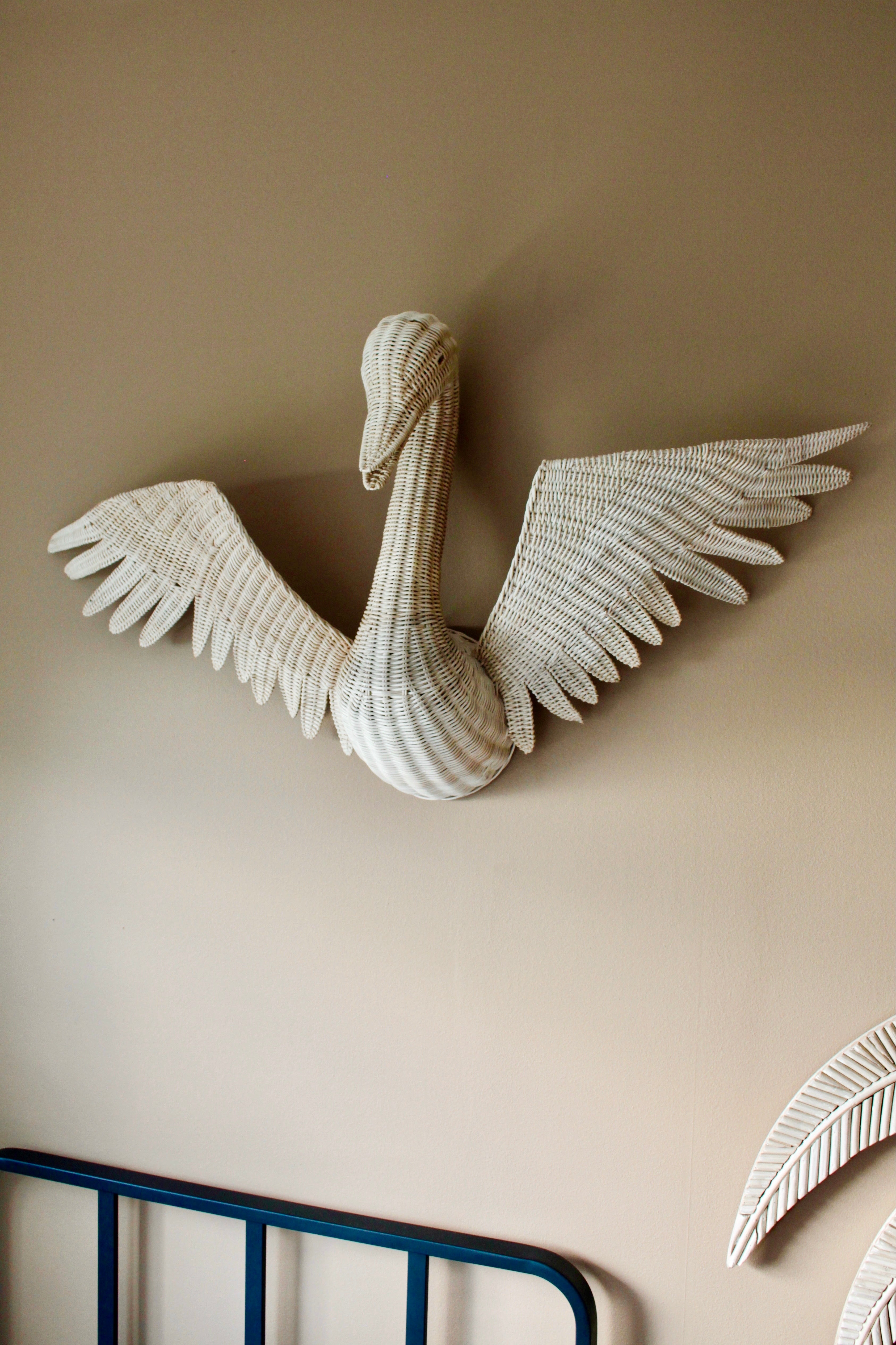 Studio Wildflower - Sandy the swan