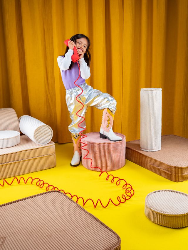 Wigiwama Settee - Camel/brown